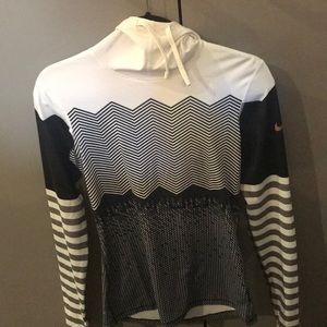 Nike pro hyperwarm hooded top, size small